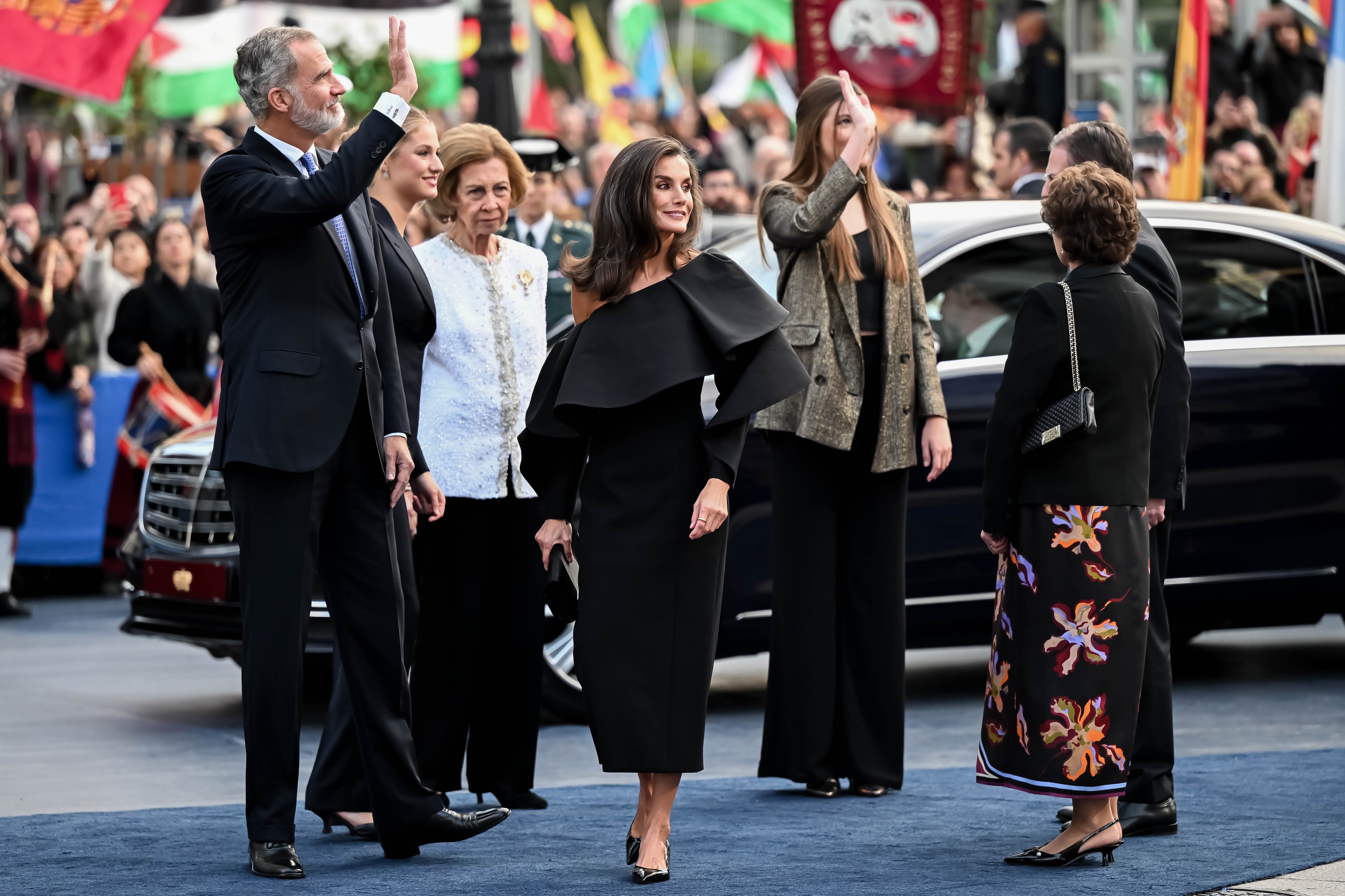 Llegada de los reyes a los premios Princesa de Asturias.