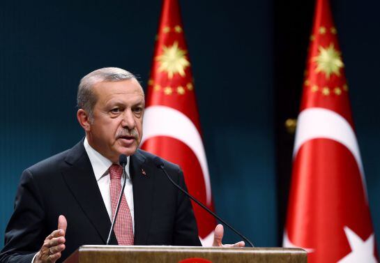 El presidente turco, Recep Tayyip Erdogan, hablando durante una conferencia de prensa tras una reunión de su gabinete en Ankara, Turquía.