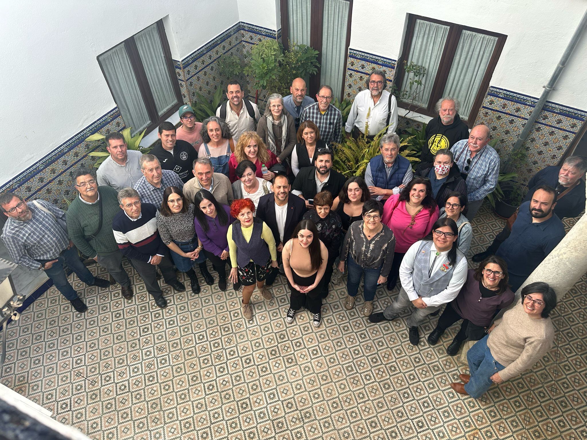 Asistentes a la puesta en marcha de la iniciativa (IU)