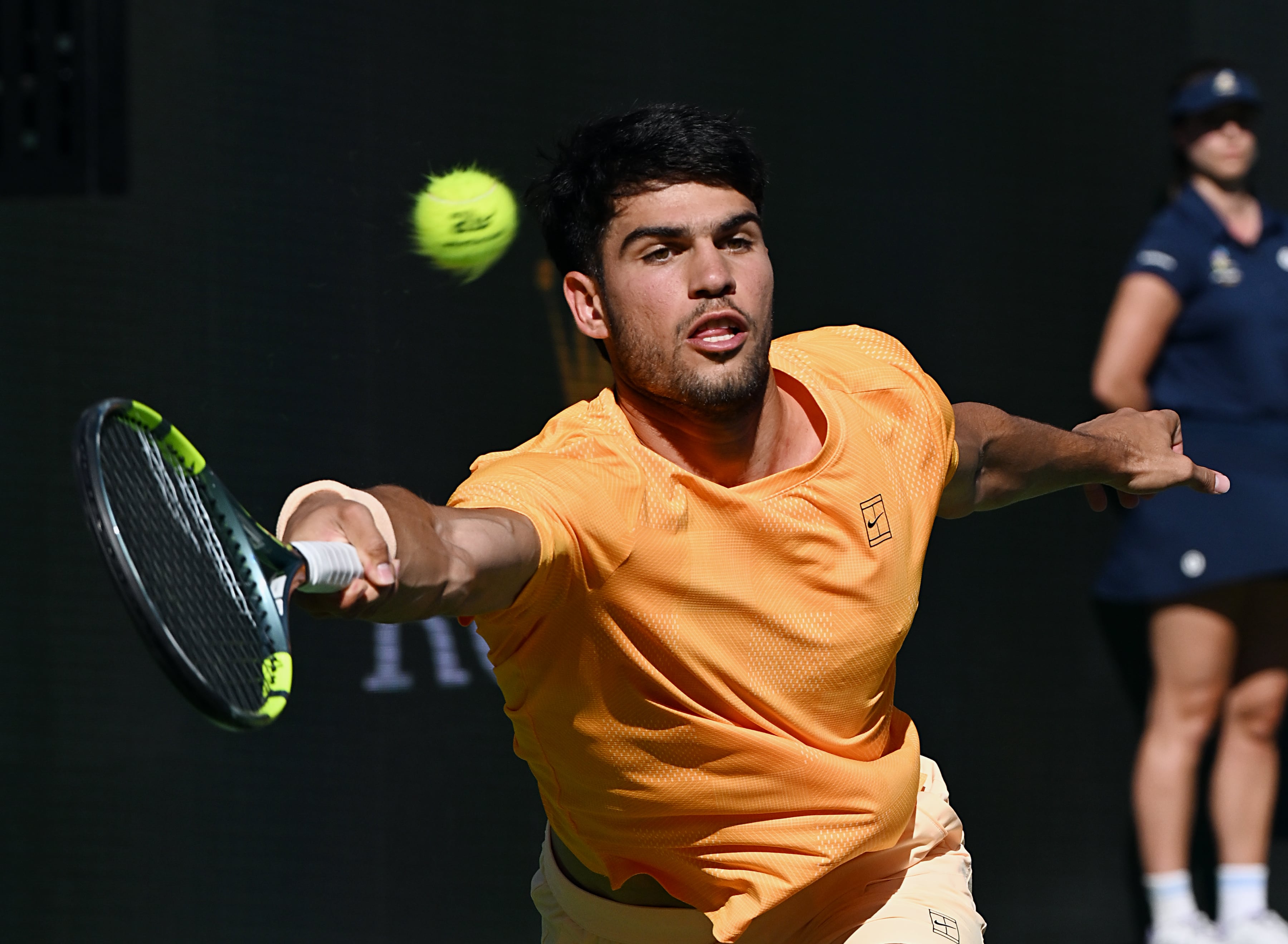 Carlos Alcaraz, durante su partido ante Daniil Medvedev en Indian Wells