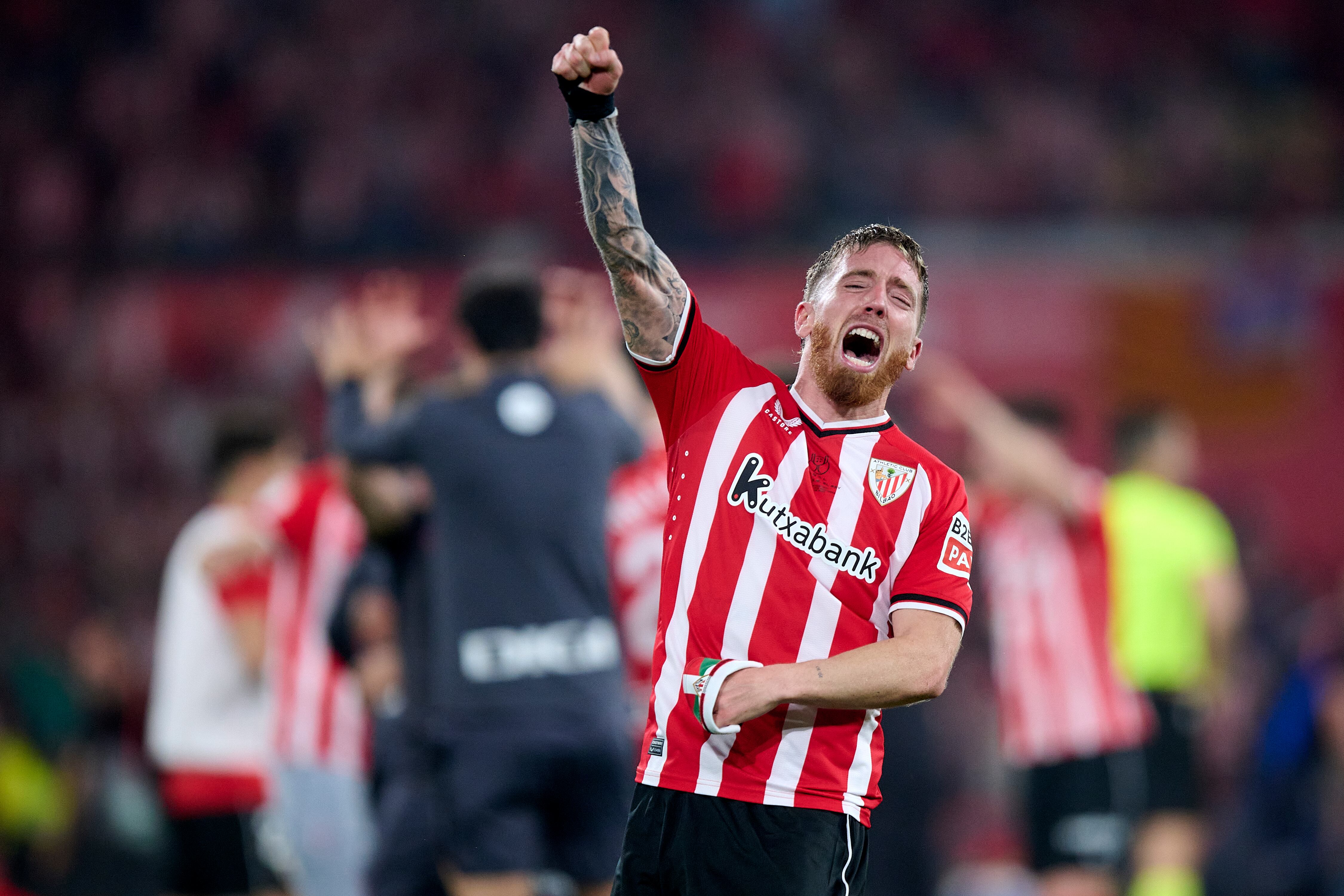 Iker Muniain celebra la victoria que corona al Athletic CLub campeón de la Copa del Rey 23/24