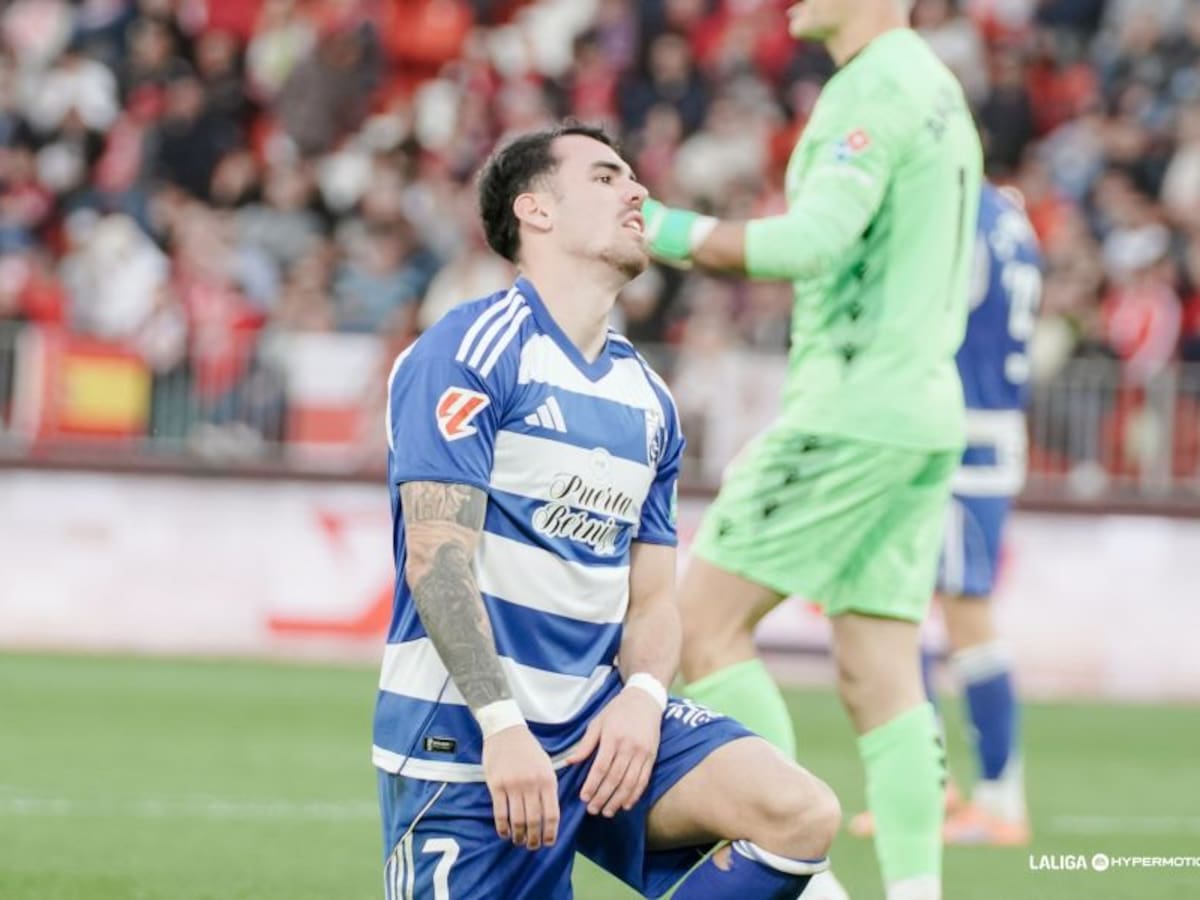 Álex Sola teje en Granada el futuro del Almería entre dos escudos