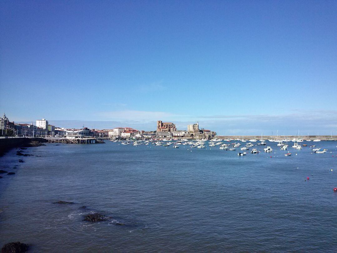 Castro Urdiales es el tercer municipio donde más creció la población en términos absolutos.