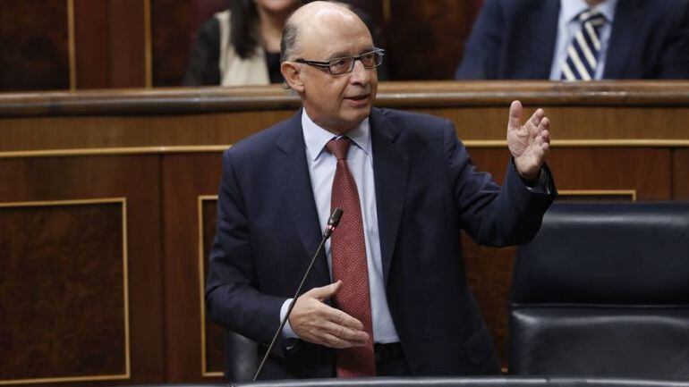 El ministro de Hacienda, Cristóbal Montoro, en el Congreso