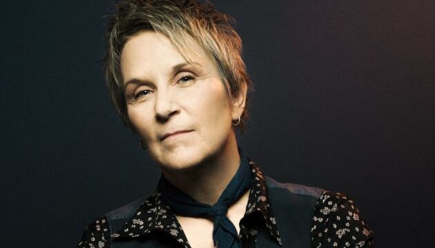 La compositora Mary Gauthier en una foto promocional