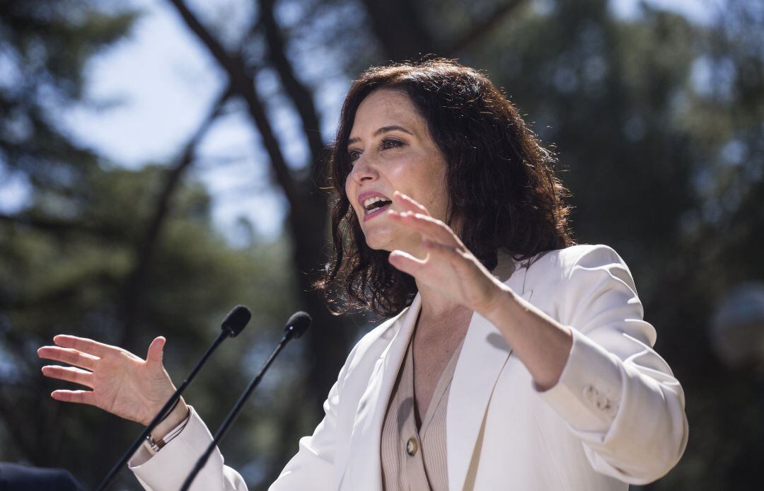 La presidenta de la Comunidad de Madrid y candidata a la reelección por el PP, Isabel Díaz Ayuso, durante un acto del partido en Collado Villalba.