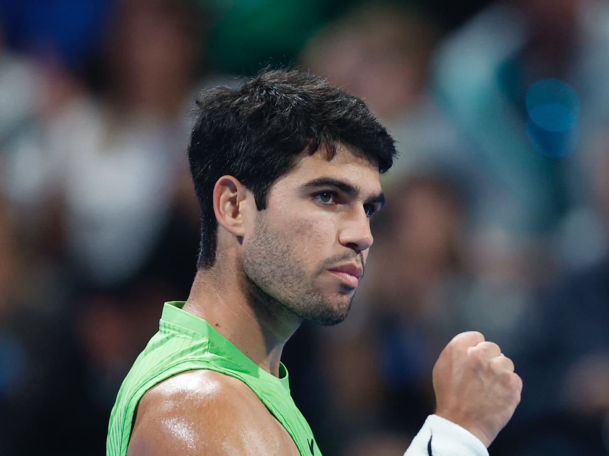 Alcaraz no da tregua a Royer y sigue adelante en Doha