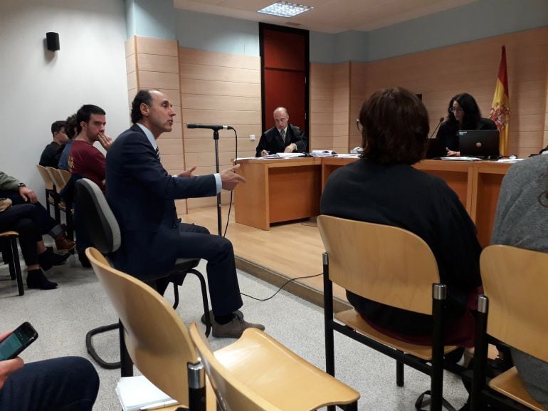 Diego declara en el juicio contra los acusados por el escrache en la UC.