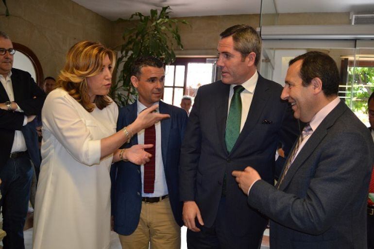 Susana Díaz conversó el pasado lunes con el alcalde de Mijas, Juan Carlos Maldonado, durante su visita institucional a Marbella