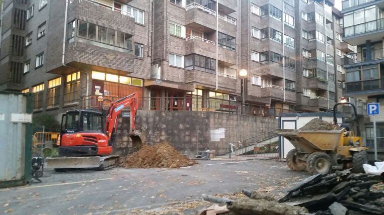 Trabajos de reurbanización en la plaza Portu