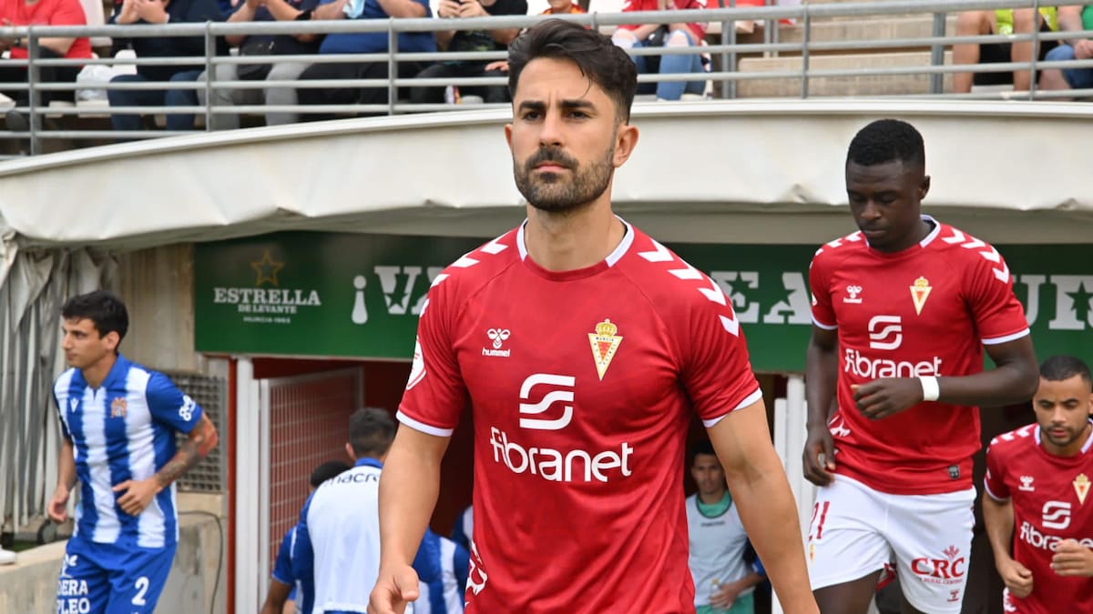 Javi Saura: "Por supuesto que el Real Murcia puede conseguir el ascenso, pero estamos centrados en Mancha Real"