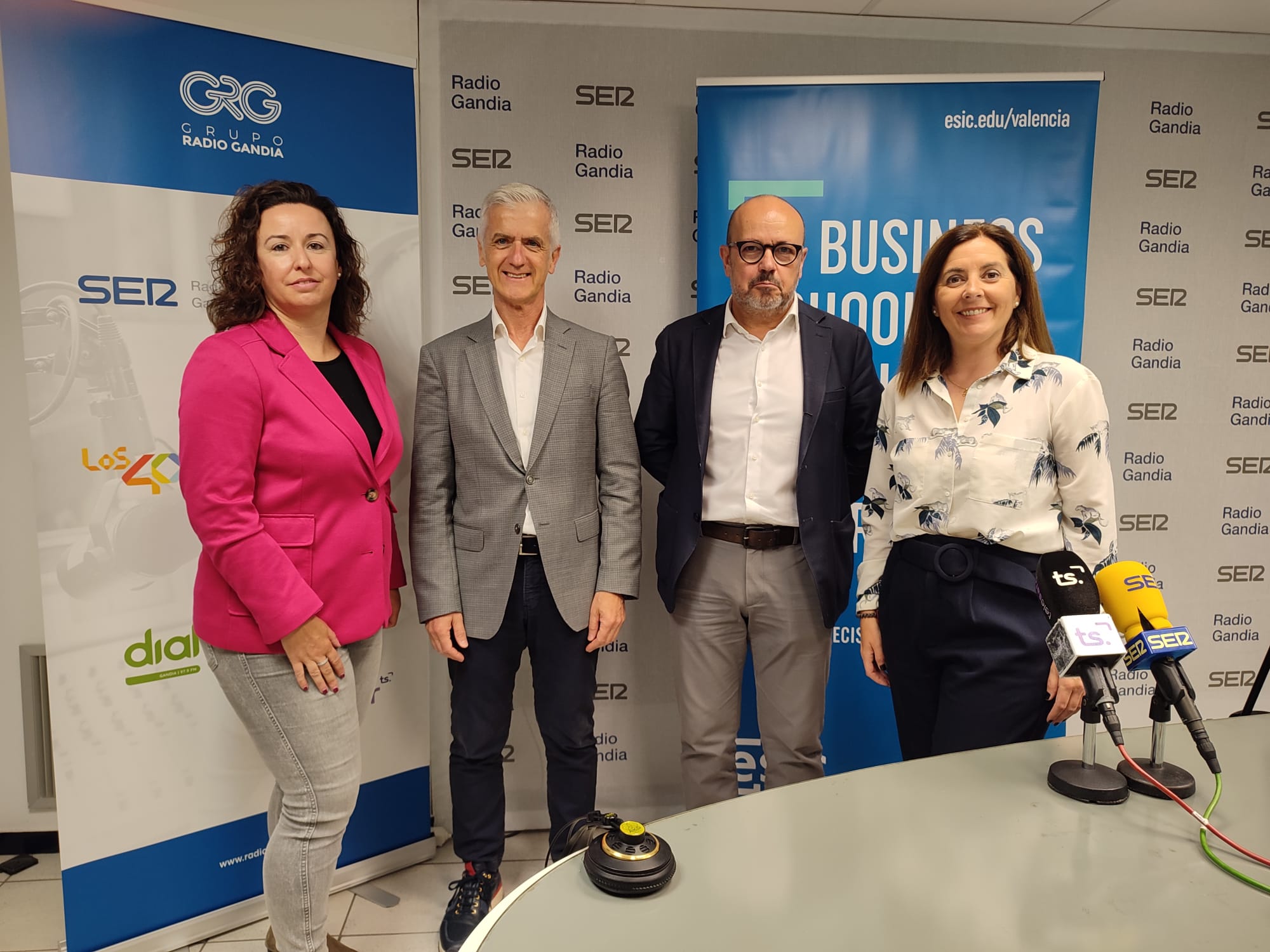 Rocío Escrihuela, conductora del programa, junto a Rafa Juan, CEO de Vicky Foods y Pepe Monfort, responsable de Desarrollo de Negocio y Zarza León, directora de Comunicación, de ESIC Business & Marketing School.