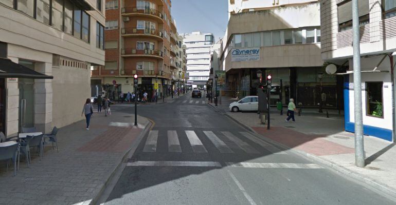 La calle TInte sigue cortada entre Teodoro Camino y Tesifonte Gallego