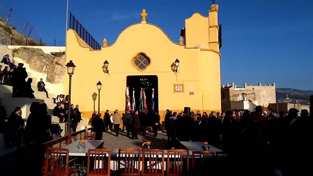 Preparación del Cabildo en la plaza de la ermita de San Blas 