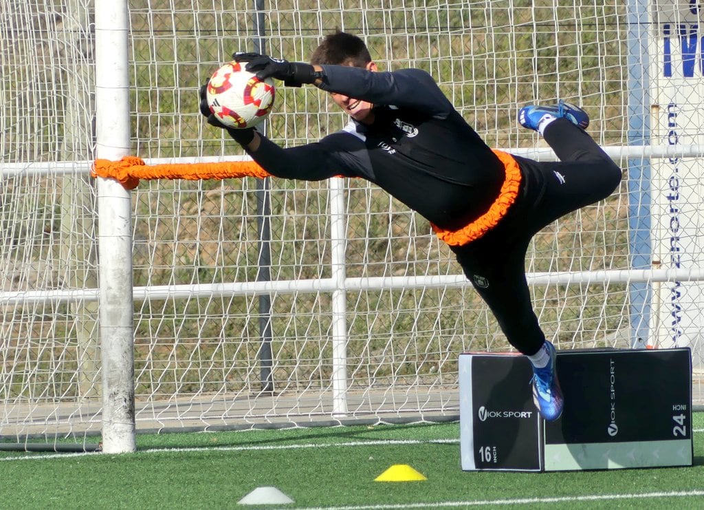 El guardameta, Álvaro de Pablo, en un entrenamiento