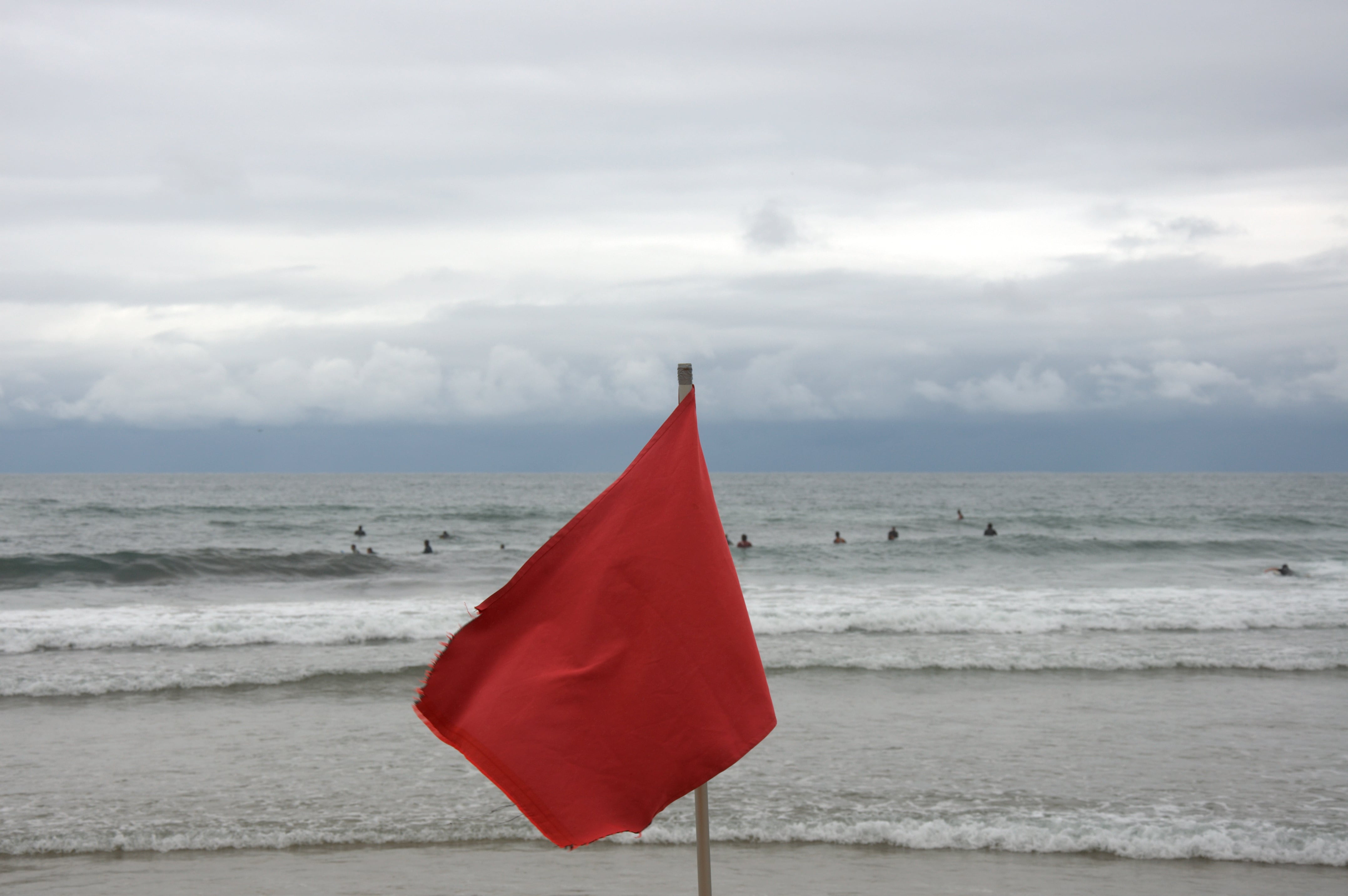 Bandera roja, imagen de archivo.