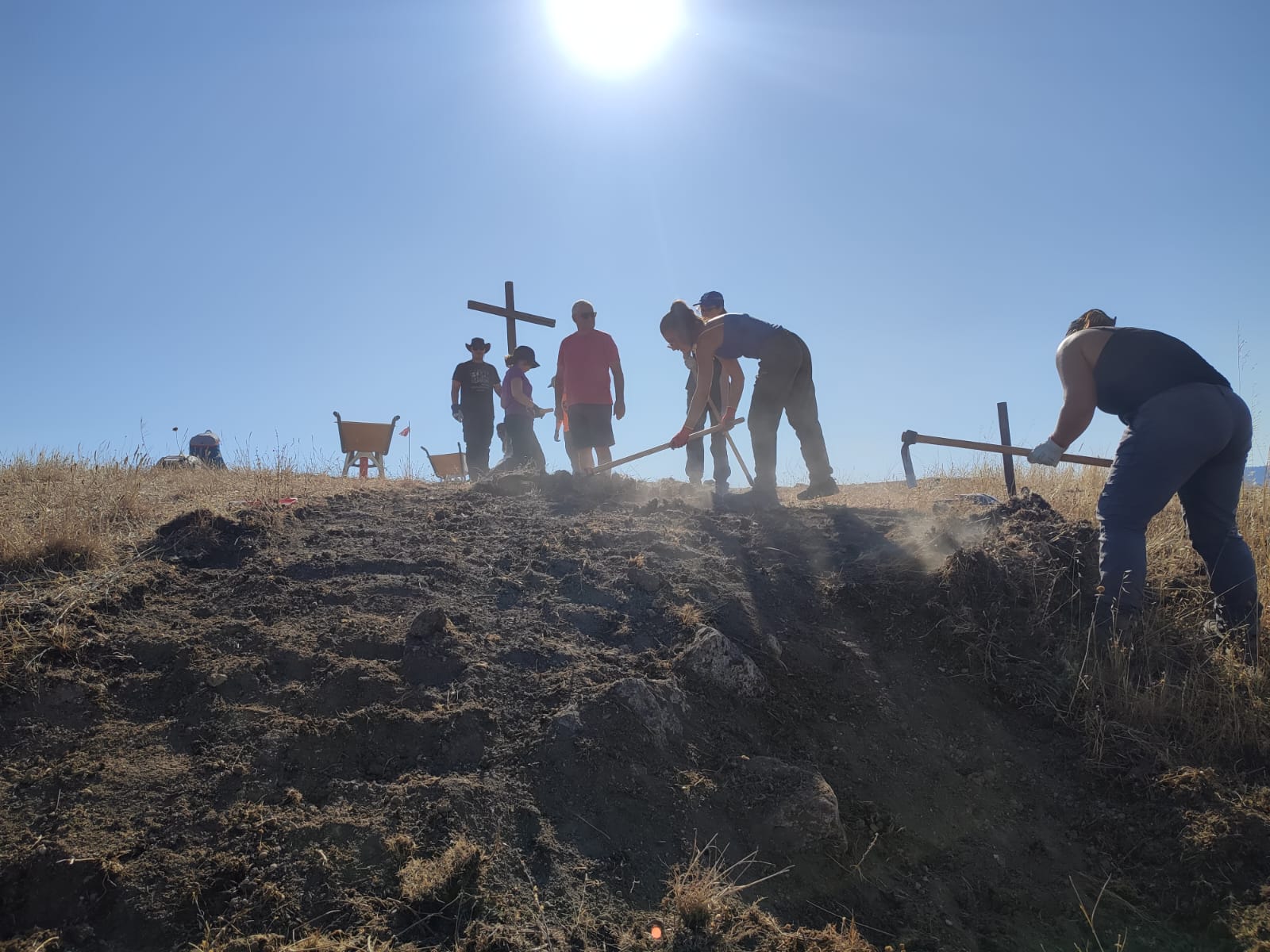 El equipo de investigadores ha excavado en el Cerro del Castillo de Guzmán