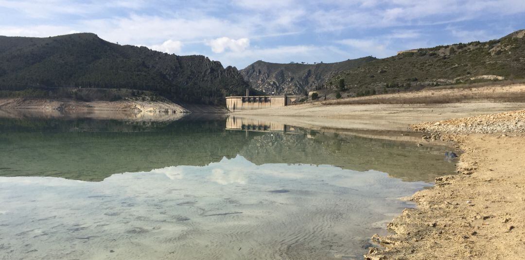 Embalse de Buendía (Cuenca).