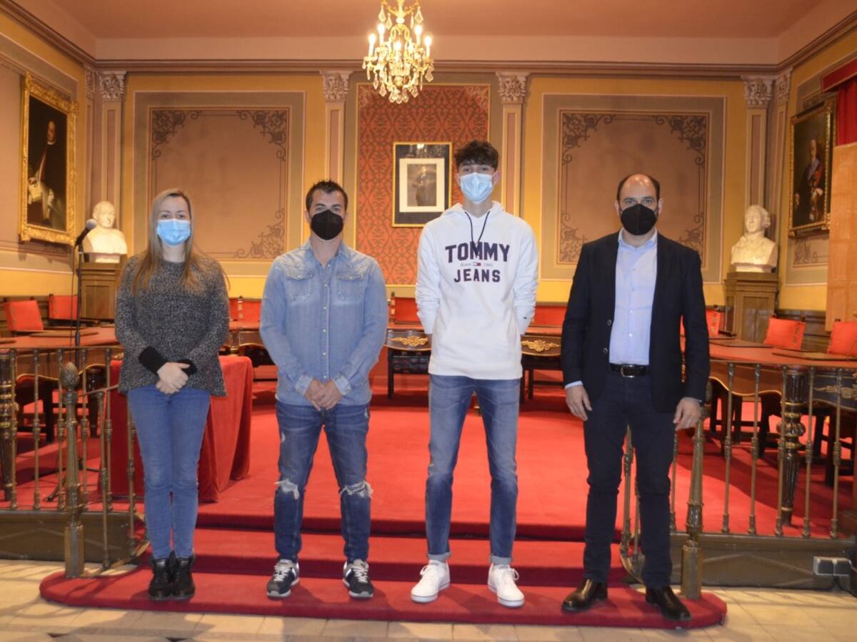 El Ayuntamiento de Barbastro homenajea a Arturo Armisén