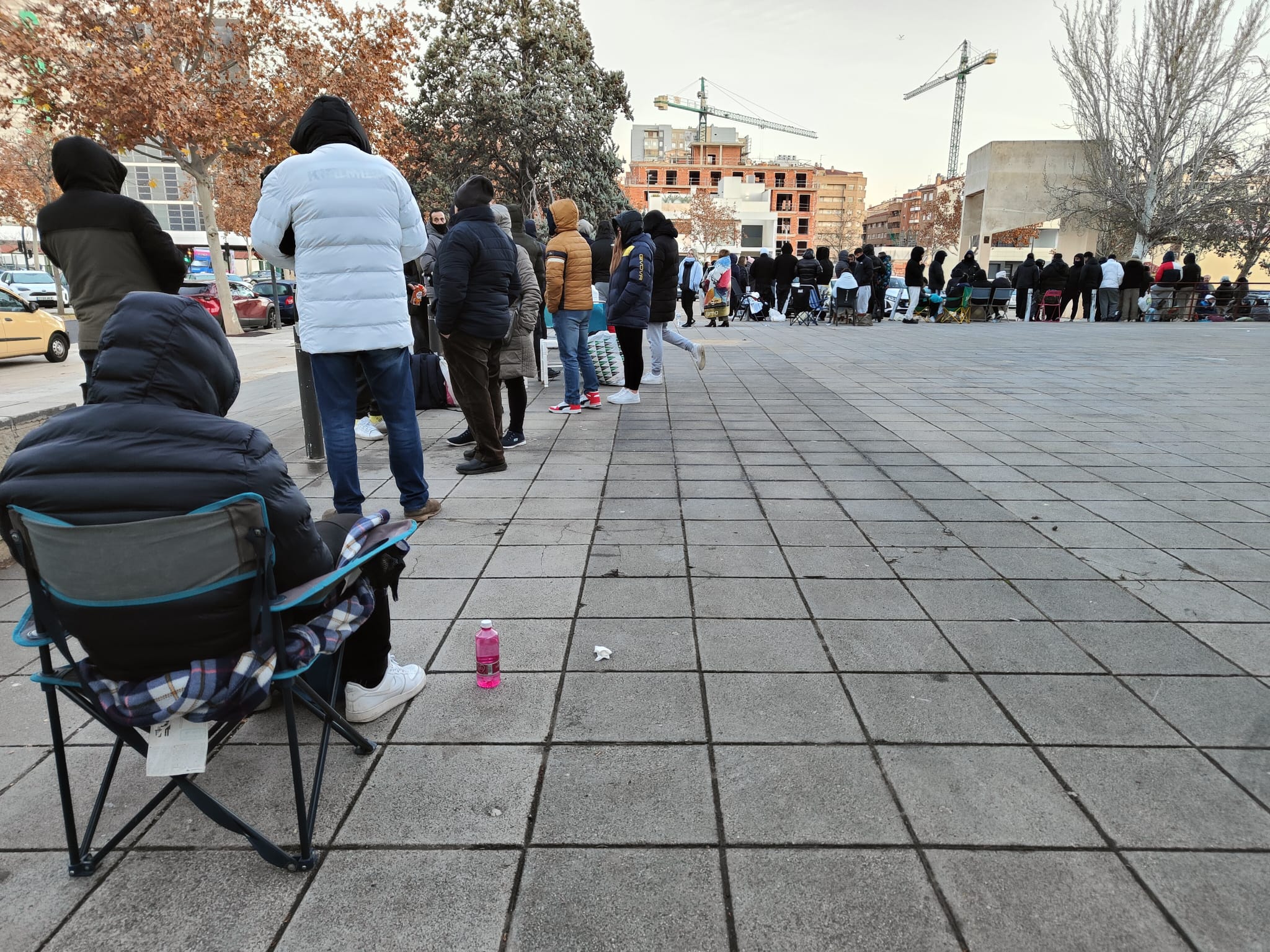 Así era la cola este jueves por la mañana para comprar las entradas para el partido de Copa