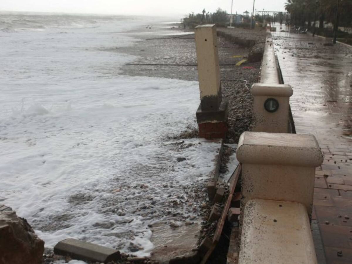 El temporal intensifica la regresión de la costa en la provincia