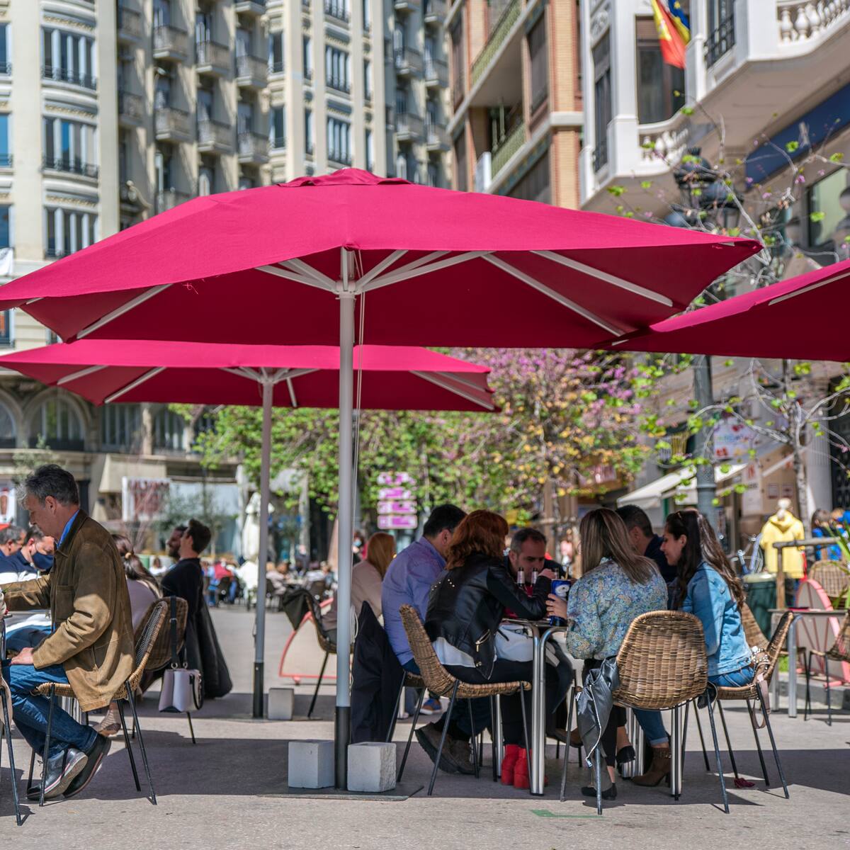 ¿Seguirá estando prohibido fumar en las terrazas de bares y restaurantes de la Comunitat Valenciana?