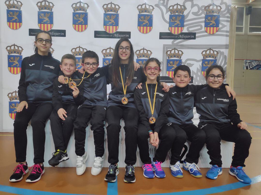 Medallistas del Valonsadero Bádminton en la prueba de Alfajarín (Zaragoza).