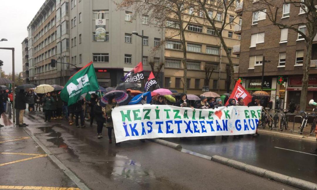 Manifestación enseñanza concertada en Vitoria