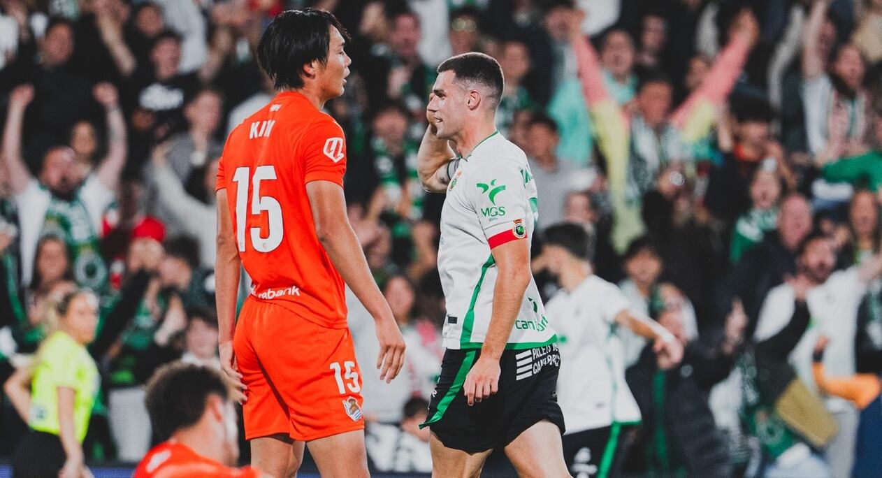 Mantilla, celebrando su gol anulado.