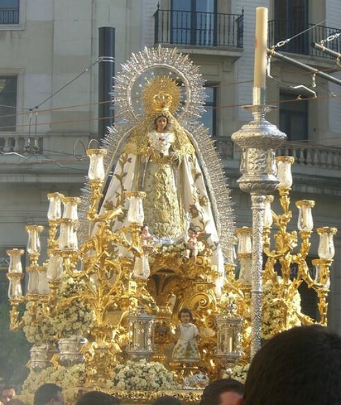 Imagen de archivo de Nuestra Señora de las Mercedes de la Puerta Real en su paso de salida.