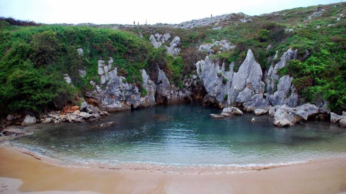 La Guardia Civil busca a un vecino de Cantabria desaparecido en la costa oriental de Asturias