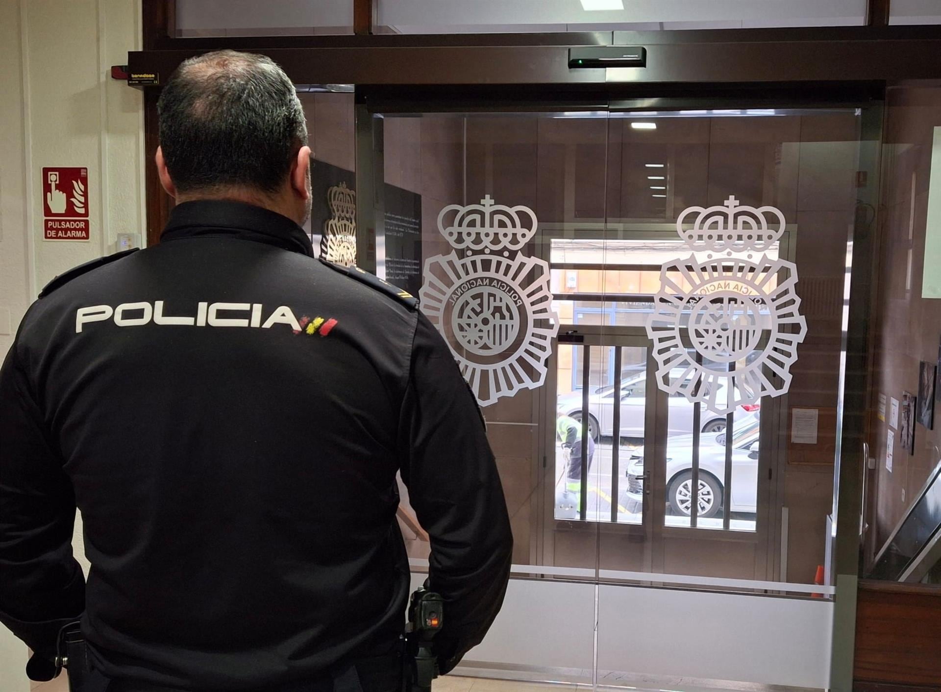 Imagen de archivo. Un agente de la Policía Nacional de Valladolid. | Policía Nacional Europa Press