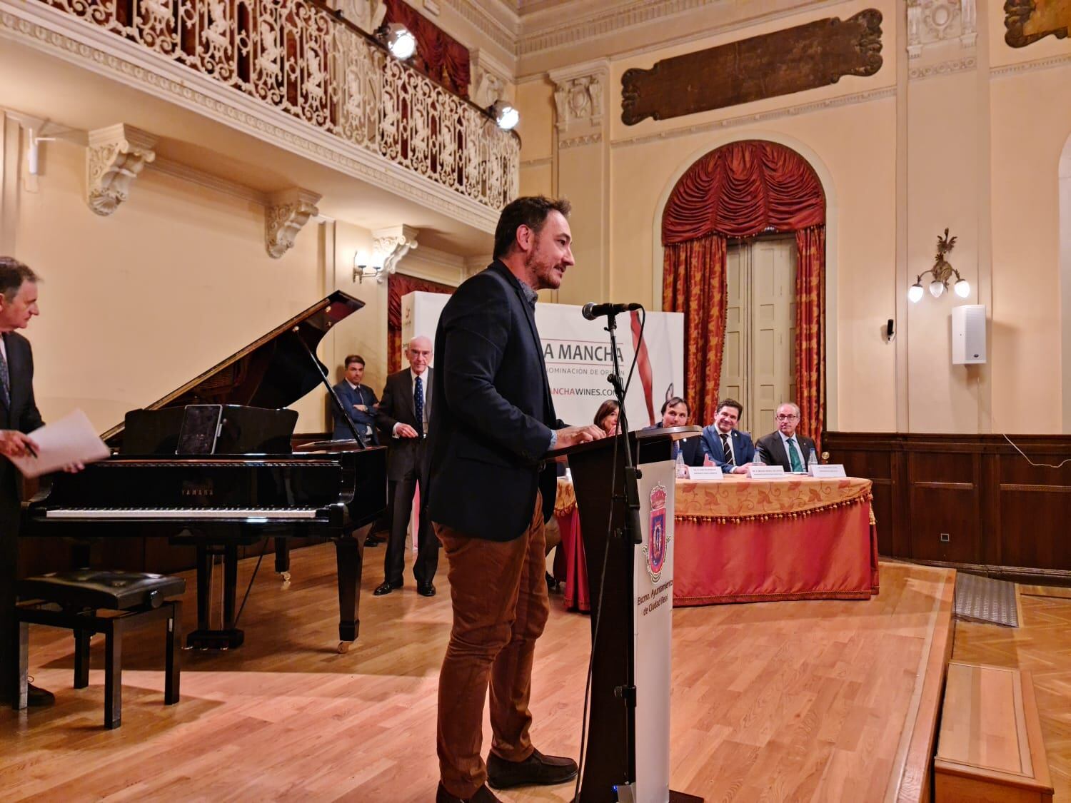 Agustín Cacho durante su intervención, tras la entrega del galardón en el antiguo casino de Ciudad Real