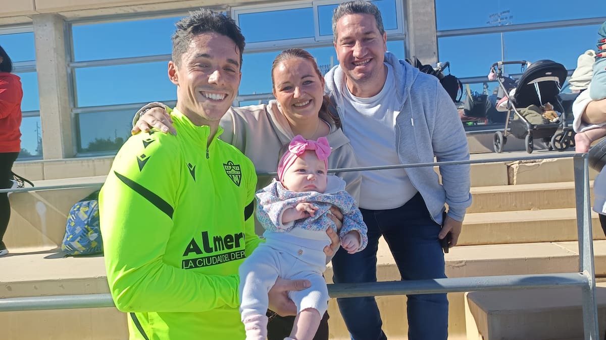 Rubi regala otro día inolvidable a los más pequeños del Almería