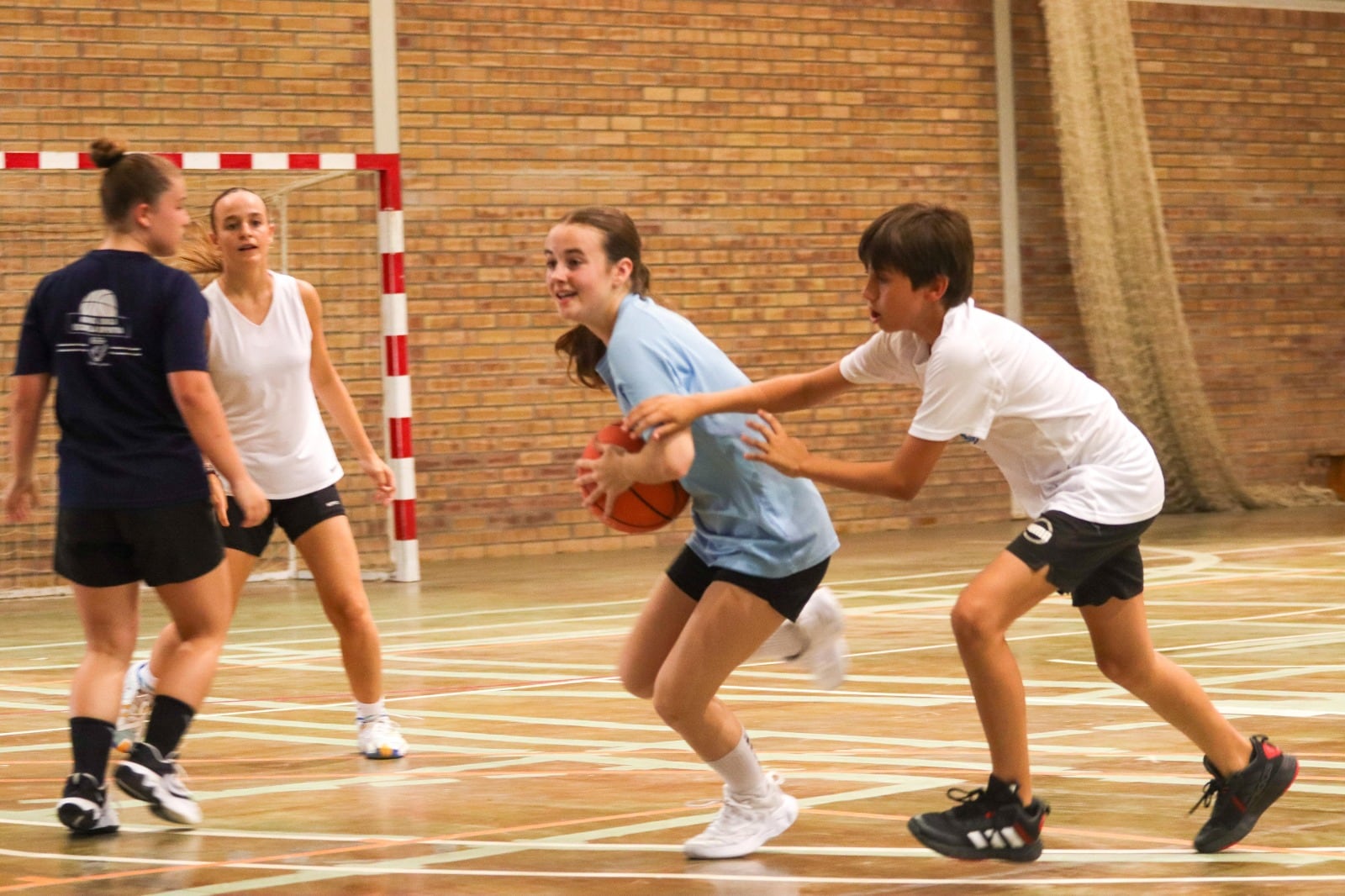 El albergue la Sabina acoge concentraciones de baloncesto. Foto: Ayuntamiento de Fonz