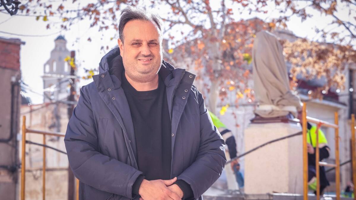 Joaquín Rubio, artista eldense, sobre la nueva escultura de San Antón