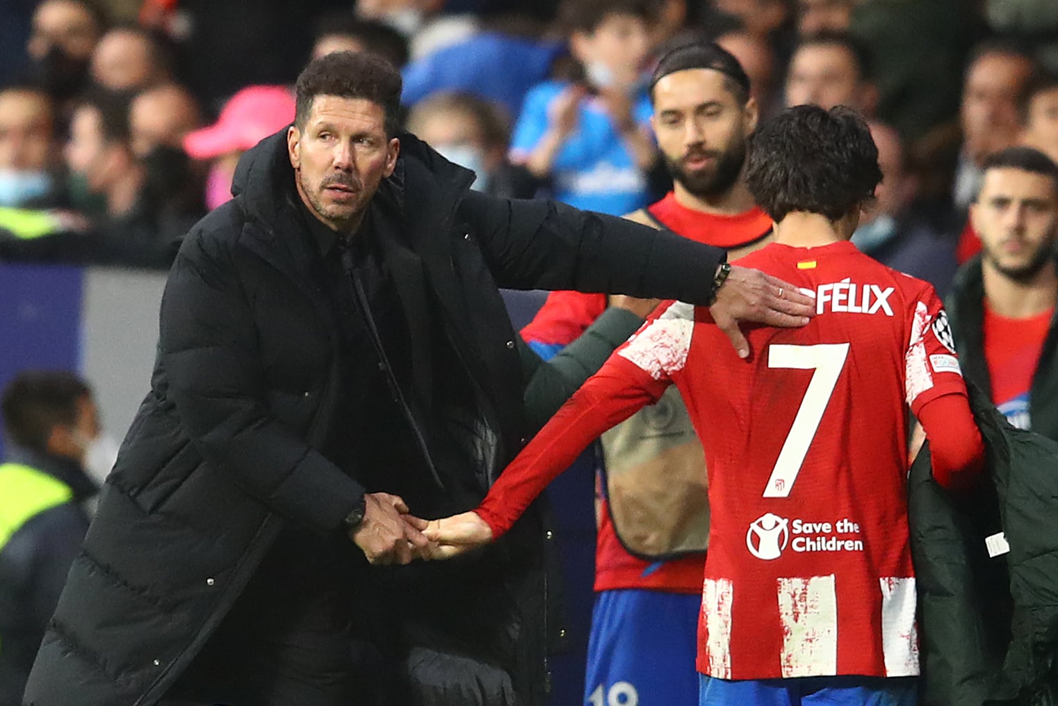 Joao Félix y Diego Pablo Simeone, en un partido del Atlético de Madrid