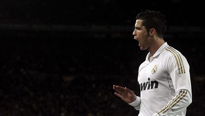 Cristiano Ronaldo celebra su gol, segundo del Real Madrid en el Camp Nou.