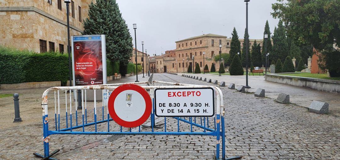 Acceso a la calle Veracruz de Salamanca, a través de la Plaza de la Merced