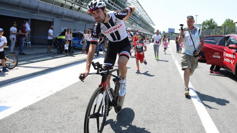 Dumoulin, en el circuito de Monza antes de la salida en la última etapa