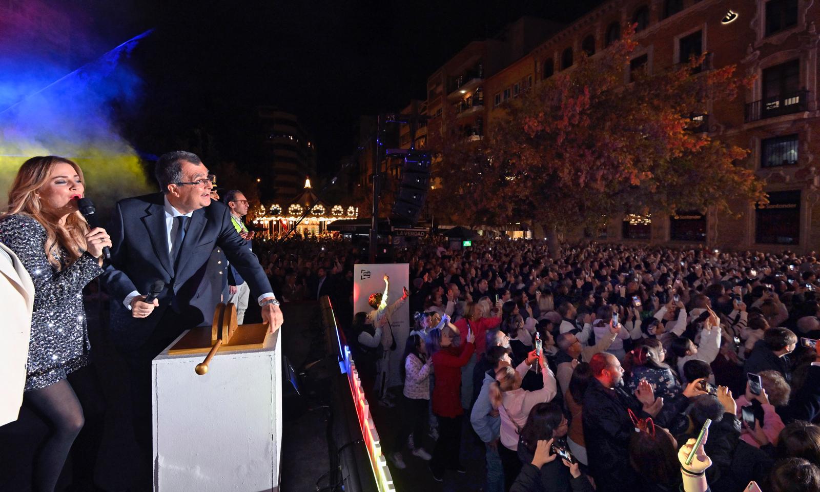 Encendido de la iluminación navideña en Murcia