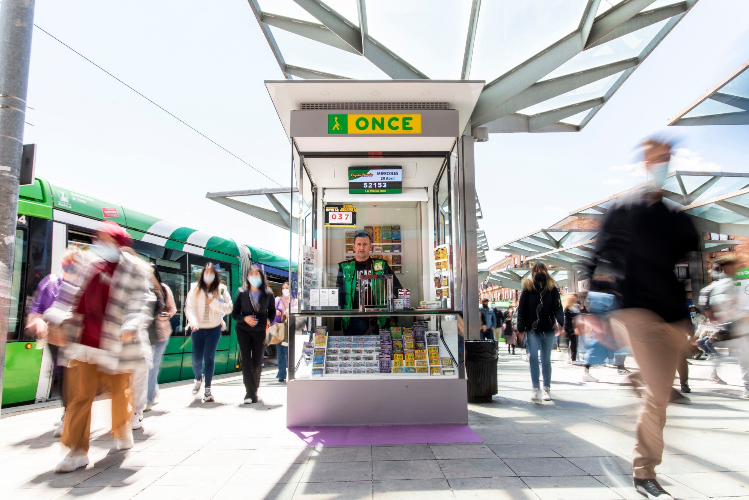 Imagen del nuevo kiosco de la ONCE en Parla