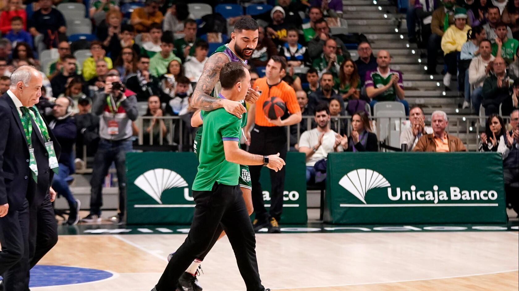 El pívot del Unicaja Augusto Lima, baja toda la temporada por una grave lesión en la rodilla izquierda