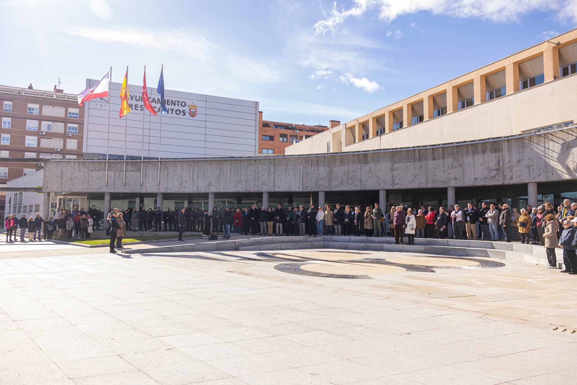 Concentración en Tres Cantos para apoyar a la Guardia Civil tras el asesinato de dos agentes en Barbate