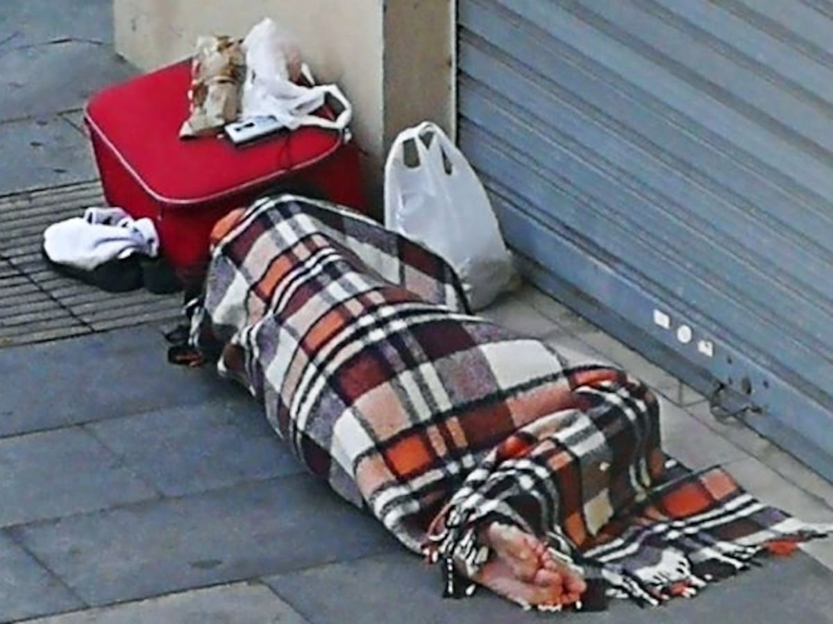 Manuel es una de las 300 personas que duermen en la calle en Alicante, según denuncia REAPSHA