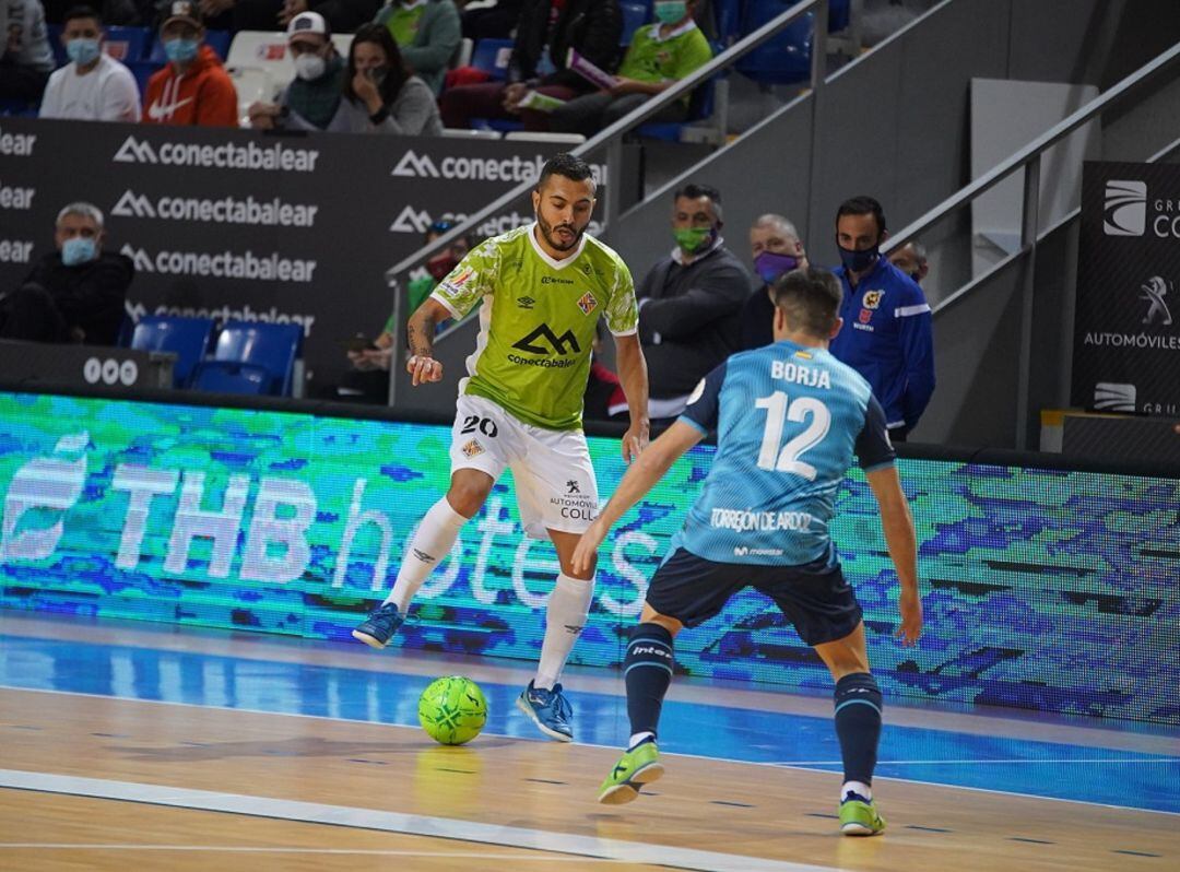 Allan Barreto vistiendo la camiseta del Palma Futsal.