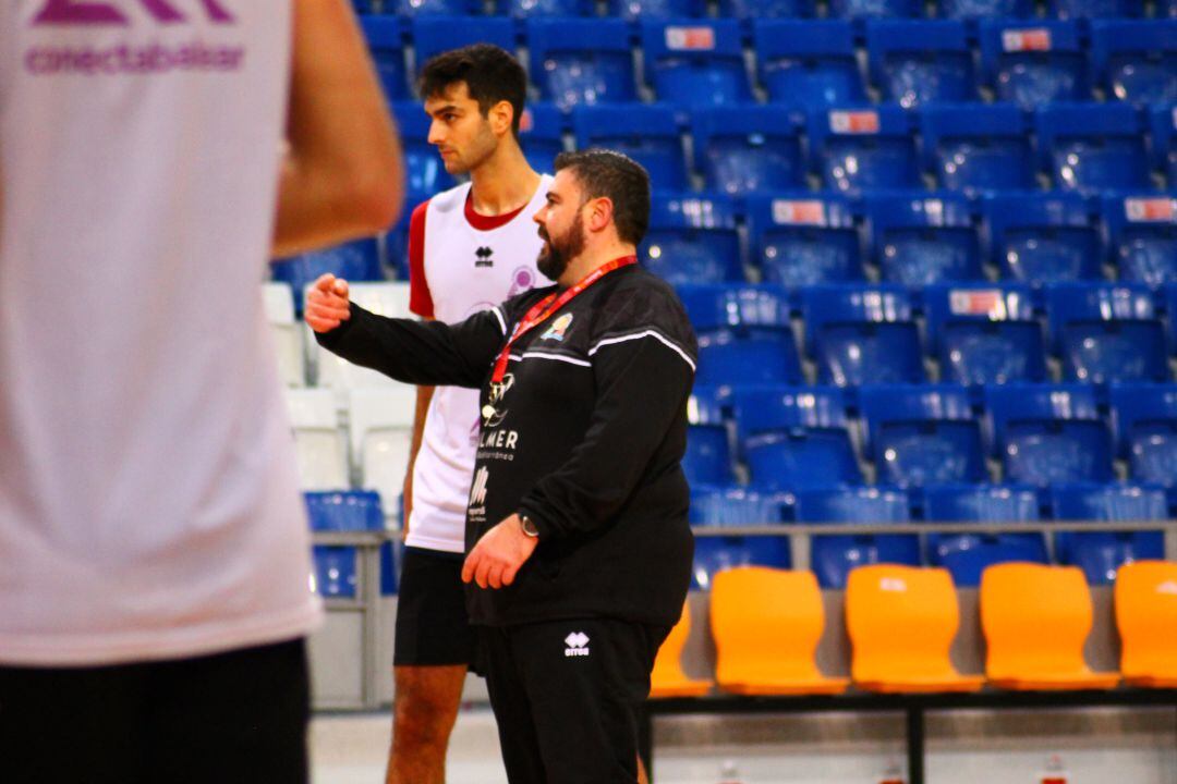 Pau Tomàs, entrenador del equipo.