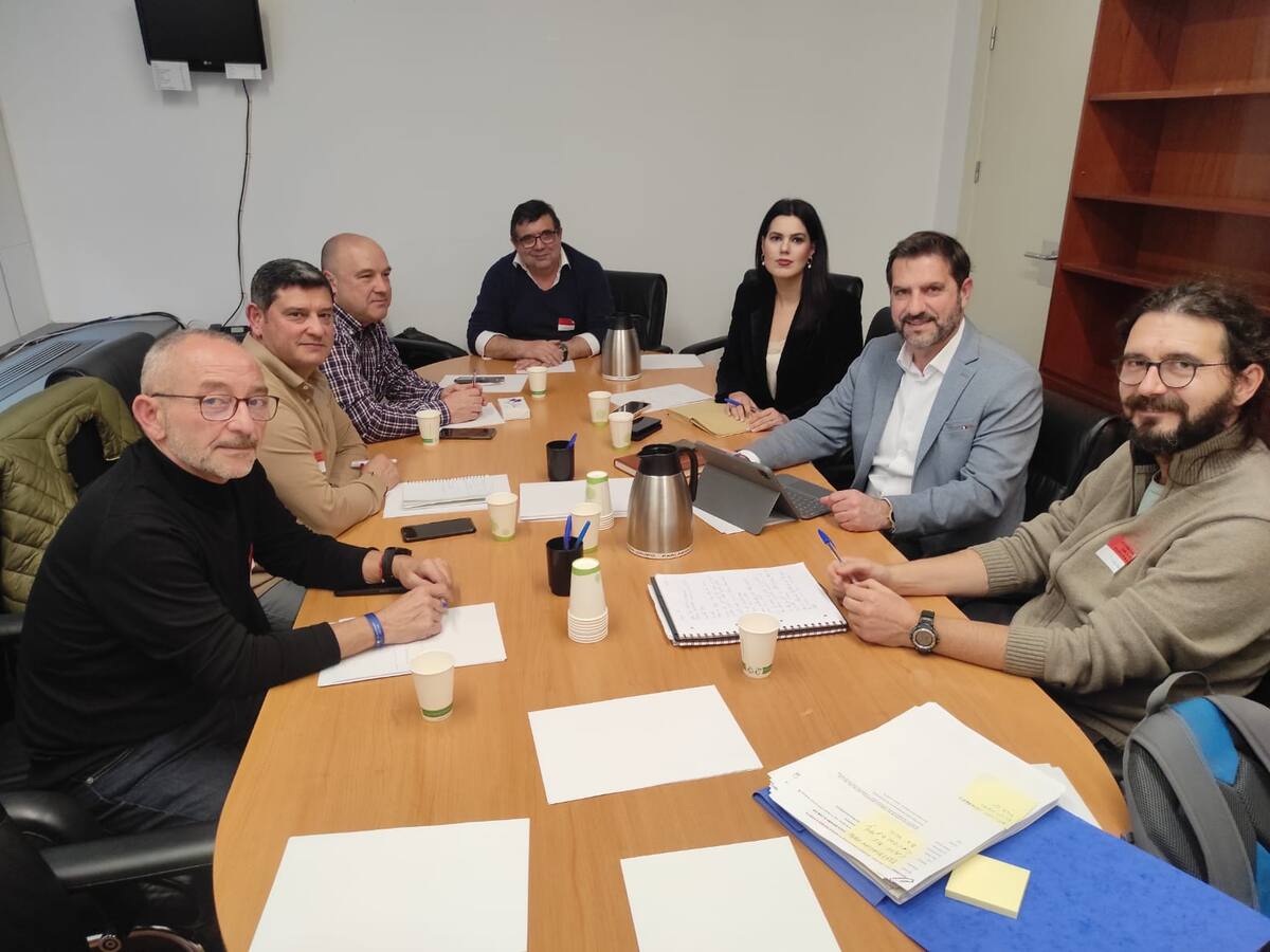 El Comité de Empresa de SABIC busca apoyos para garantizar el futuro de la empresa, con los diputados del PP y SUMAR en el Congreso