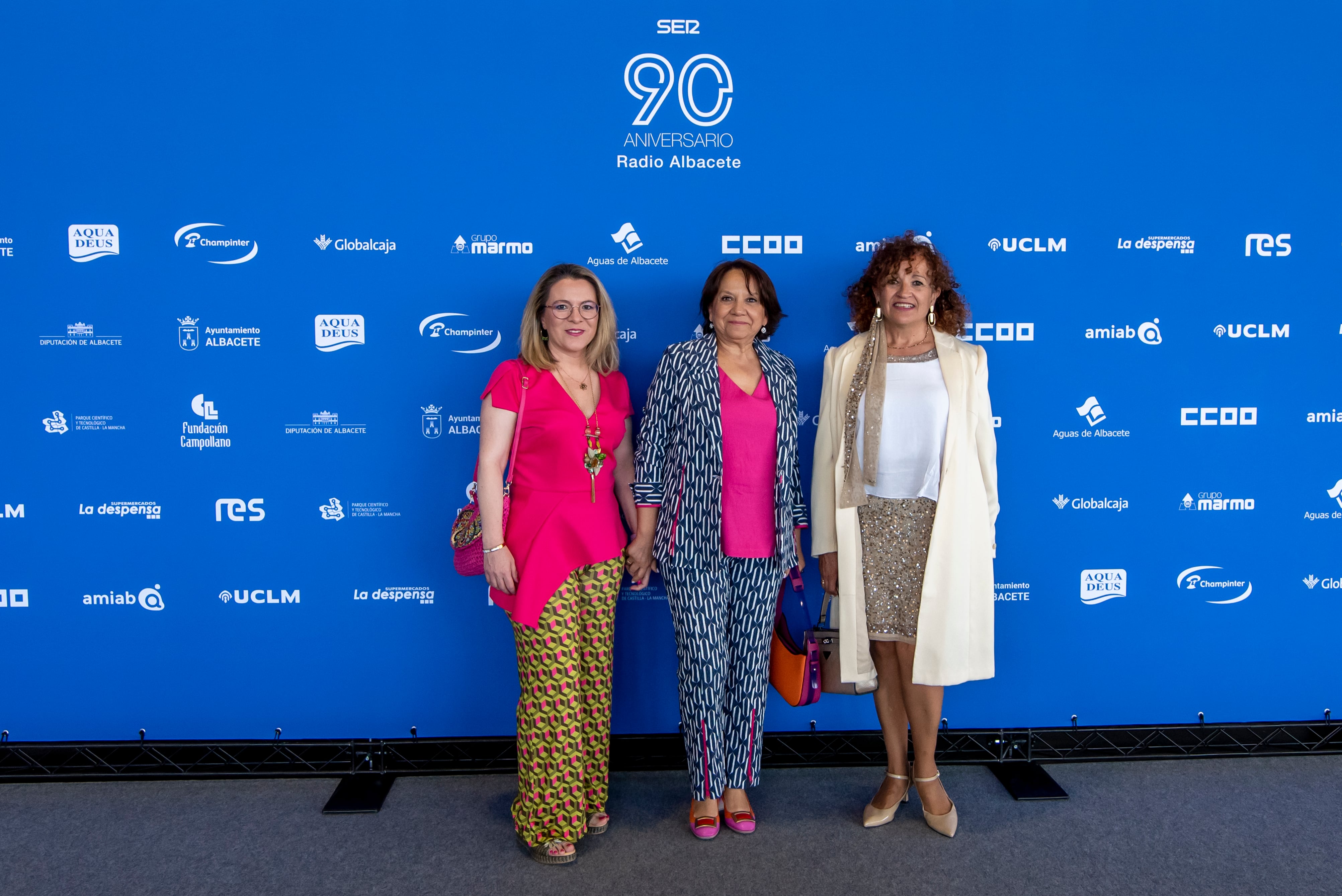 La tesorera del Colegio Oficial de Enfermería de Albacete, María Llanos Campaña, su presidenta, Concha Piqueras, y Carmina Torrente.