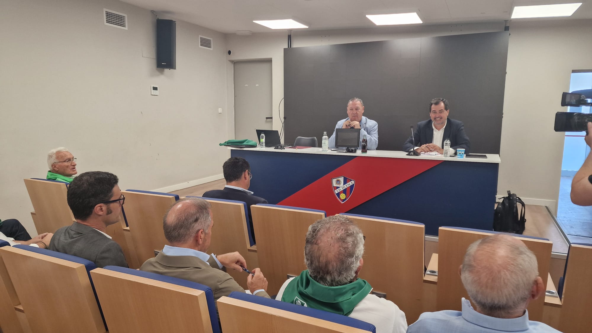 Junta de accionistas de la SD Huesca
